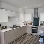 Firn By The Park Apartamento Whitby