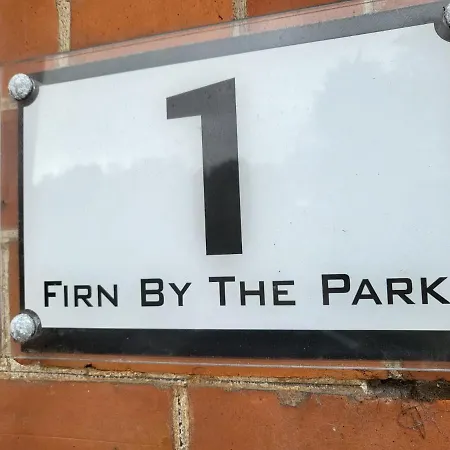 Firn By The Park Lägenhet *